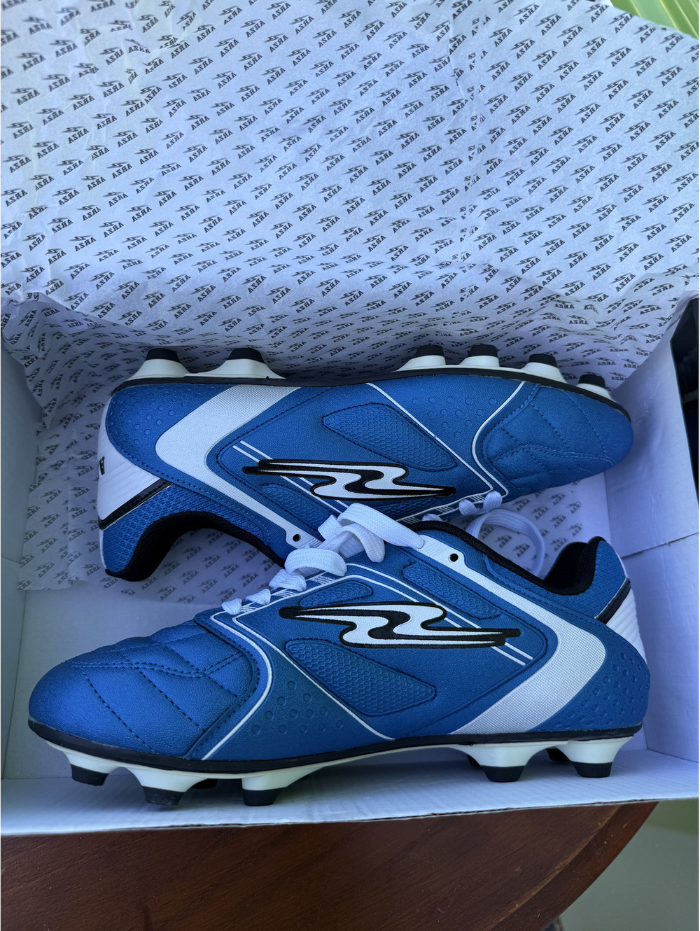 Arza Furious Royal Blue and White Soccer Cleats Size 6 new cleats traction.
